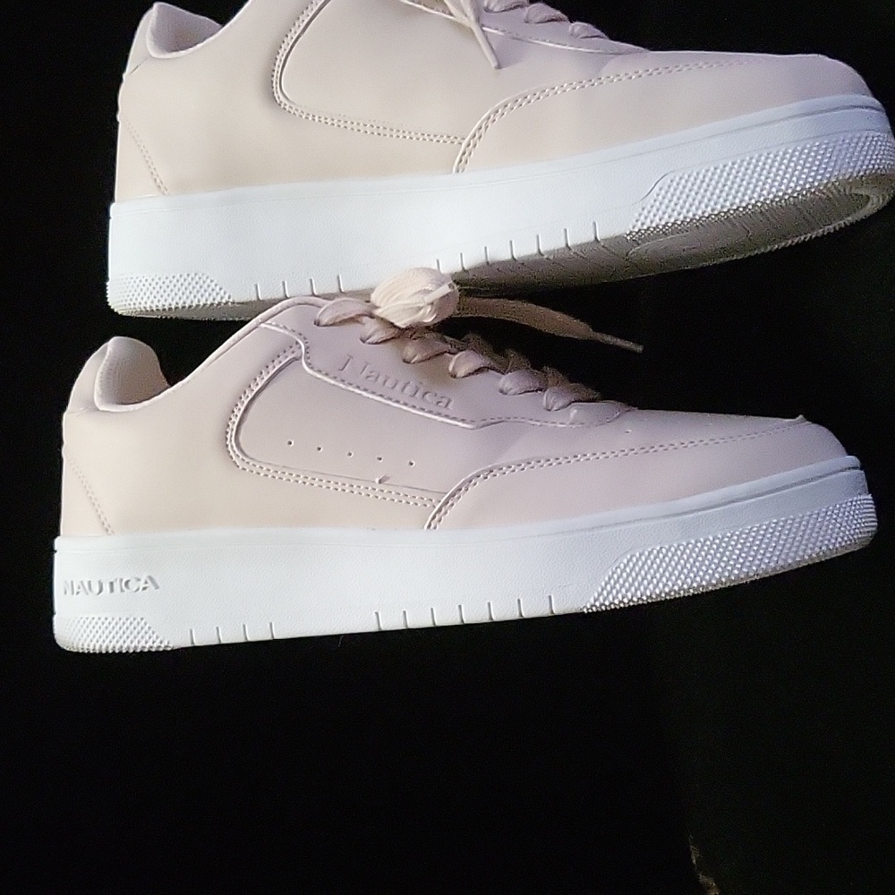 Shoes - Picture 4 of 12
